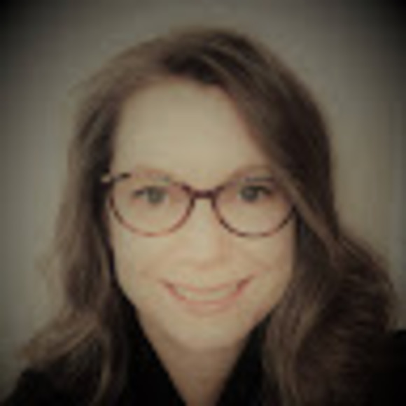 Meet your Posher, Julie - Picture 1 of 1